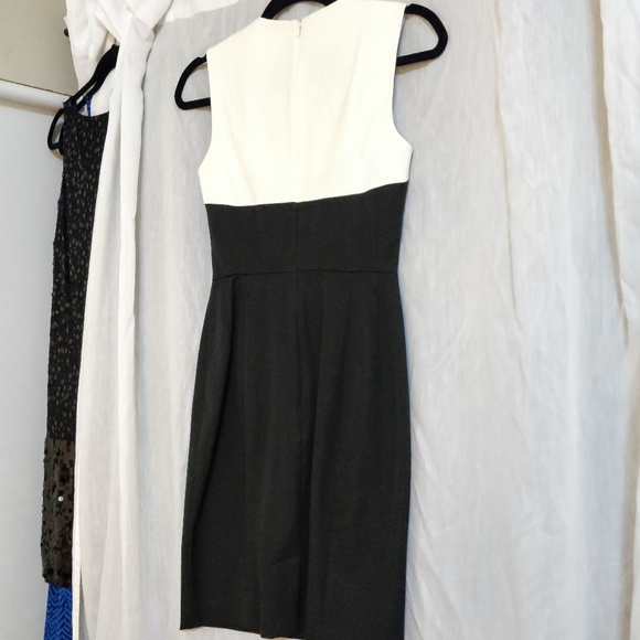 Banana Republic, sleeveless, black / white midi dress - Picture 2 of 4